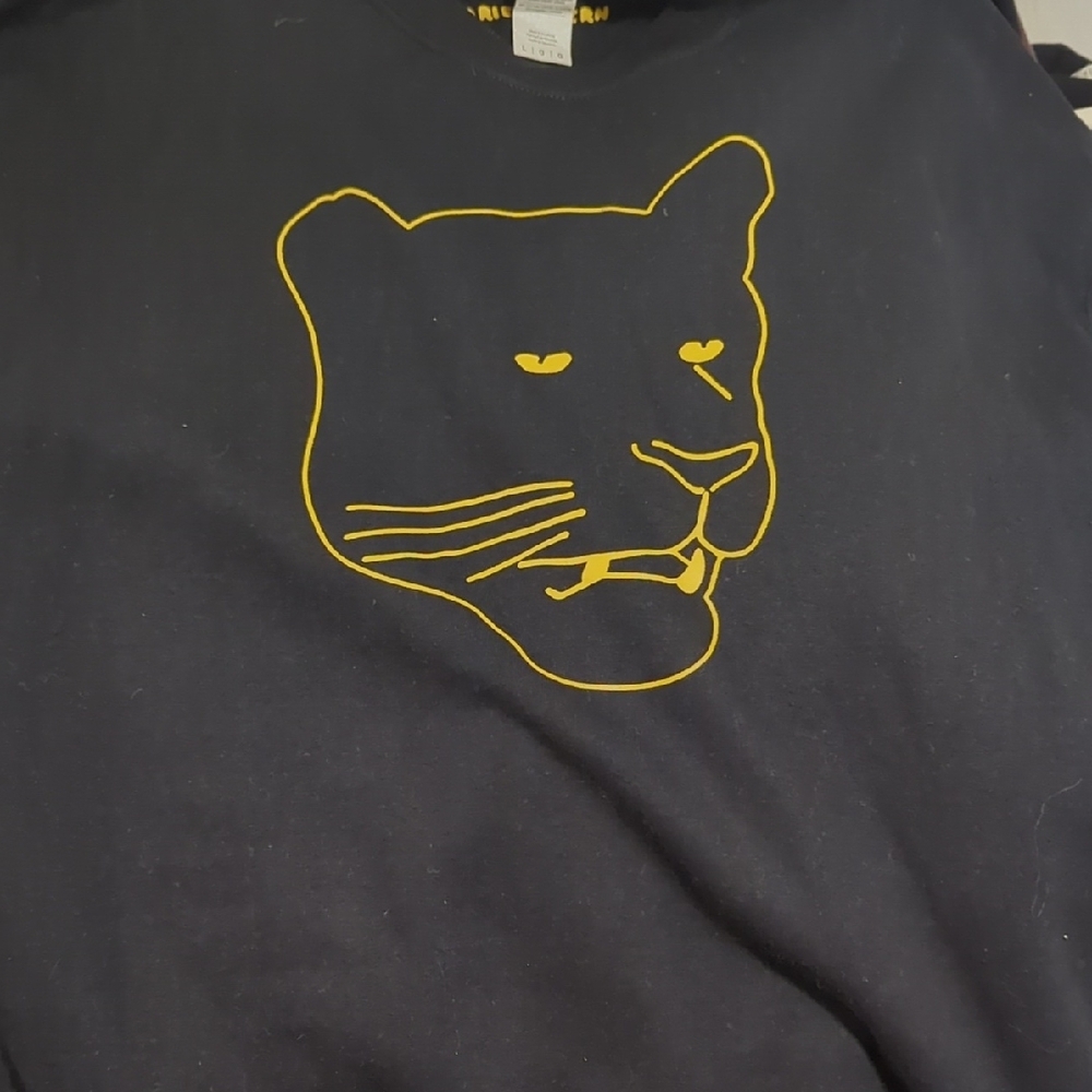 Gildan Black T-Shirt with Yellow Graphic